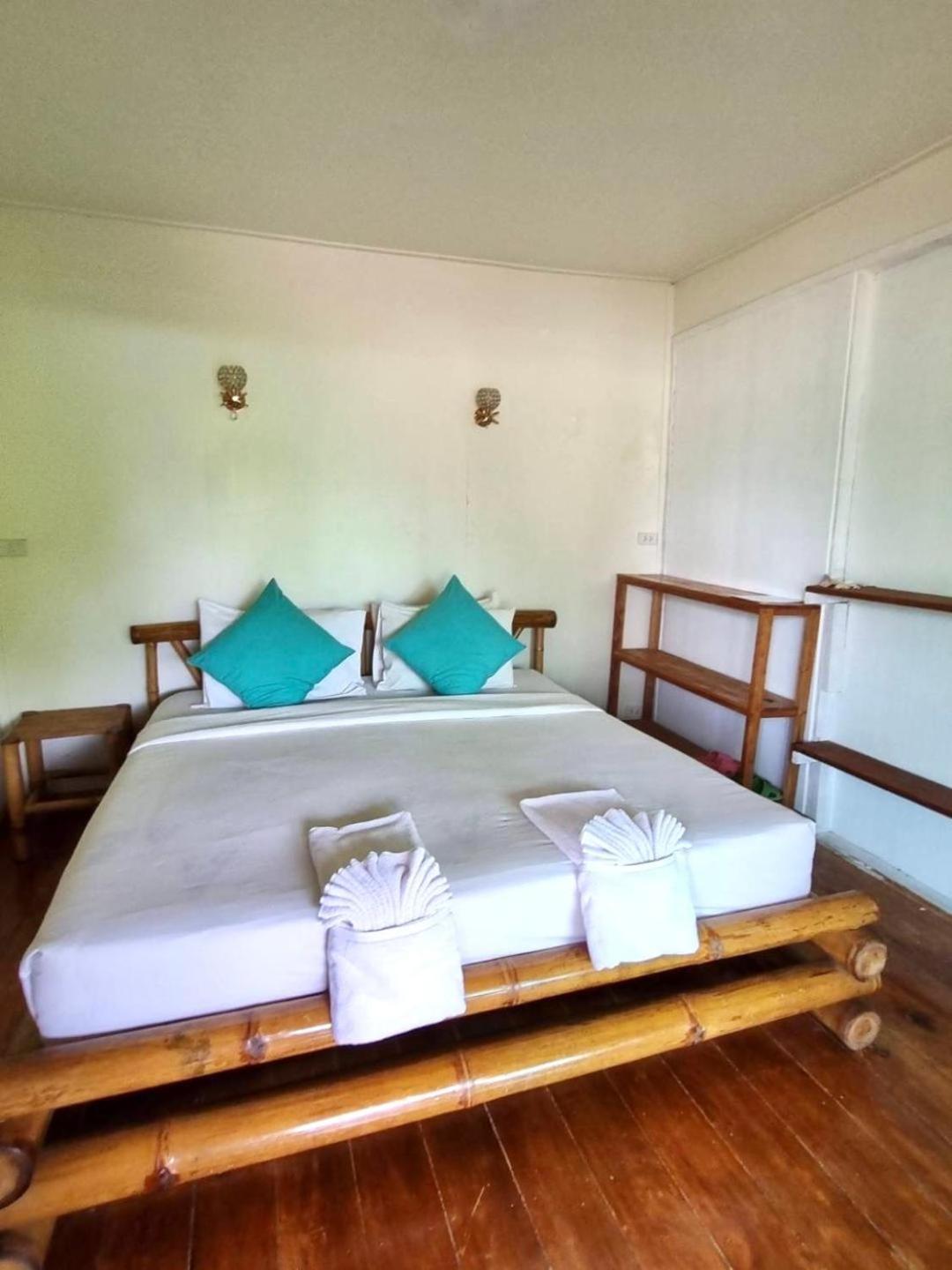 Mook Montra Resort Sea Front Koh Mook Exterior photo